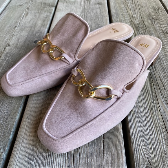 H&M Shoes - H&M Dusty Pink NWOT Chain Accent Suede Mules